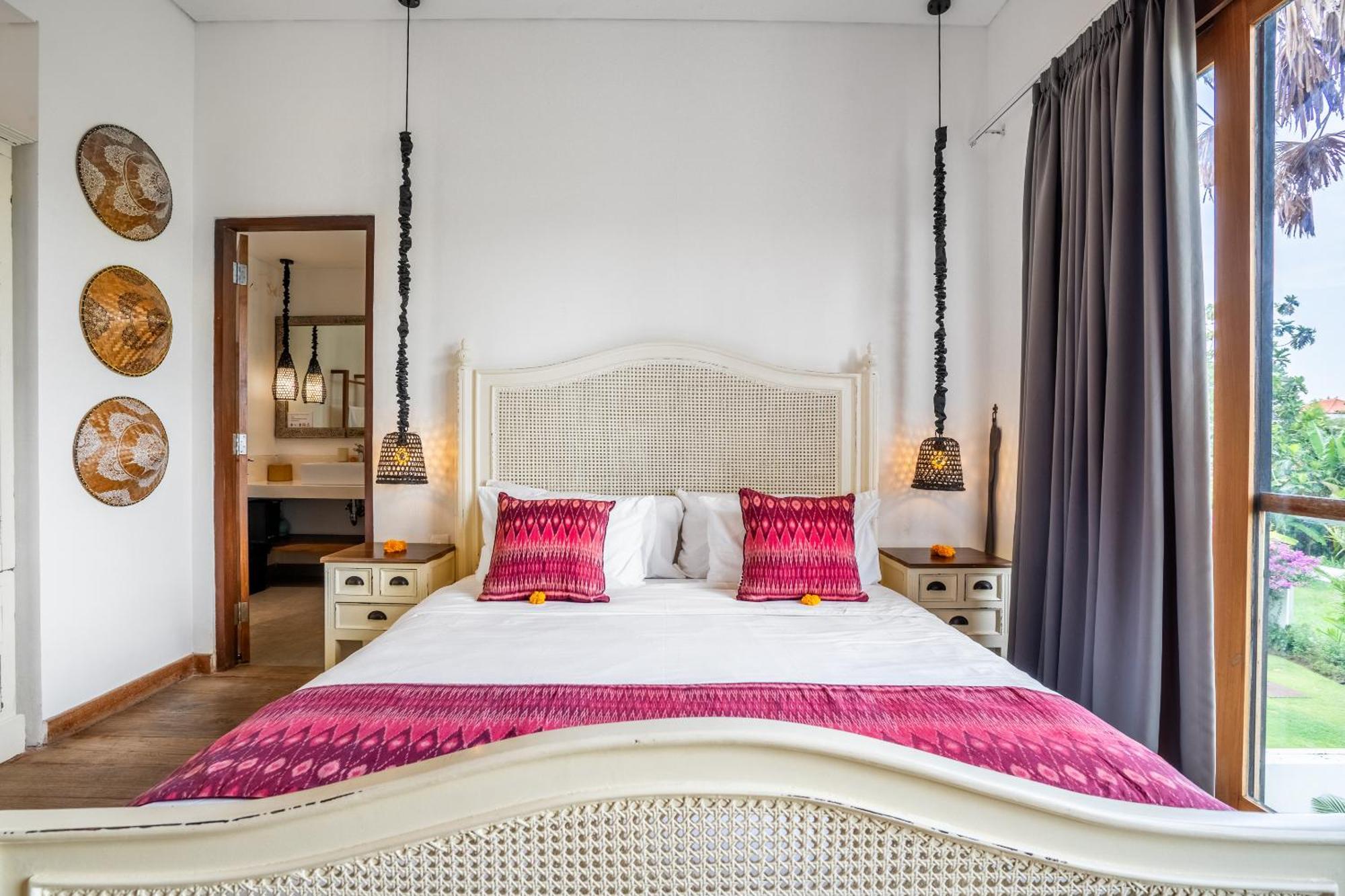 Athos By Ibali Management * Seminyak (Bali)